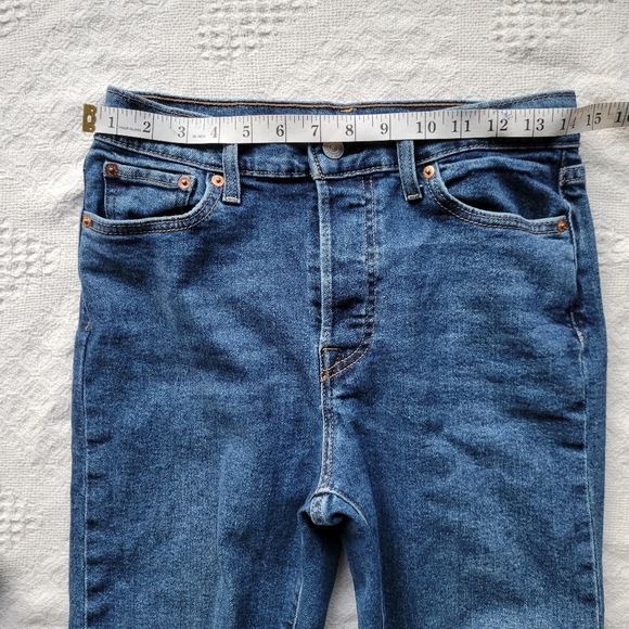 Levi's High-Waisted Distress Straight Leg Denim Casual Vintage Style Jean - Picture 6 of 9